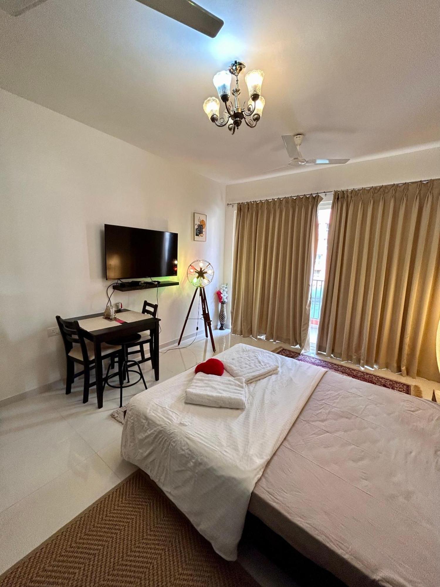 Good Stay Pool View Stylish Studio Apartment,6Km From Airport, 307 Dabolim Exterior foto