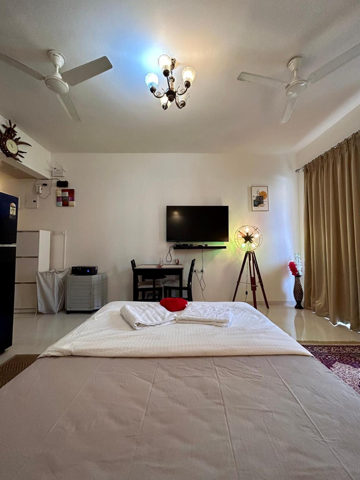 Good Stay Pool View Stylish Studio Apartment,6Km From Airport, 307 Dabolim Exterior foto